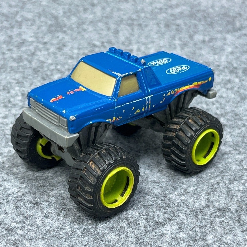 Hot Wheels 1991 Vintage Bigfoot 4x4 Ford Monster Trucks Blackwall BQ‎